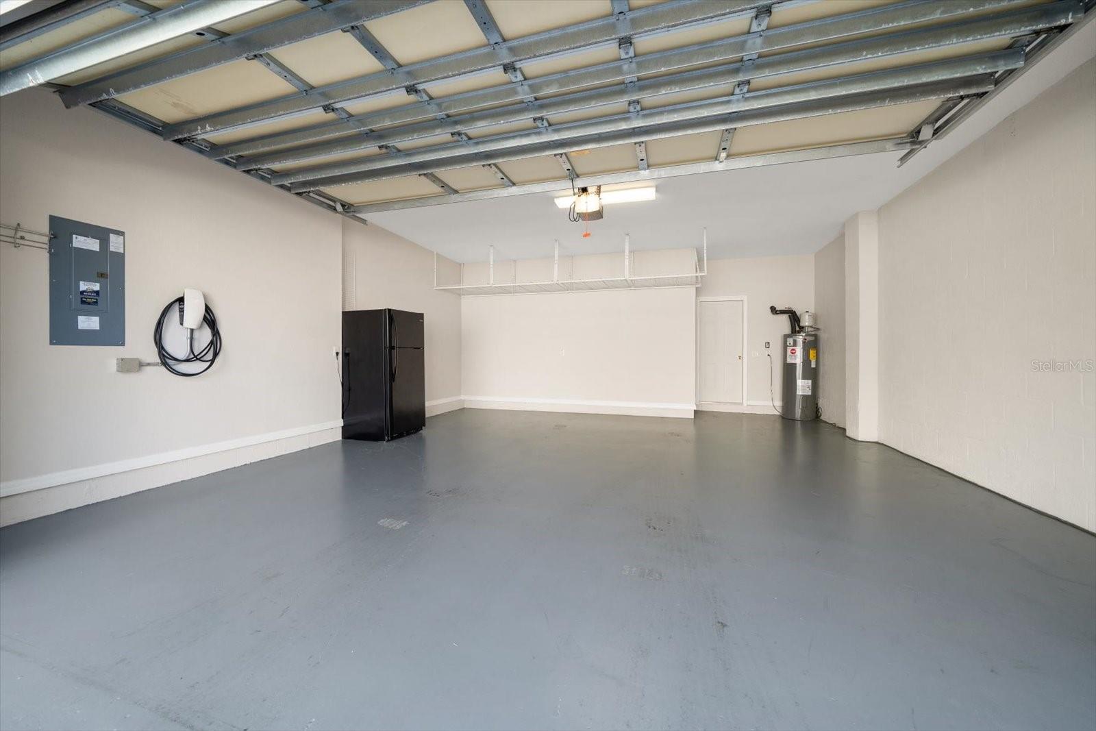 Oversized garage with access to the laundry room