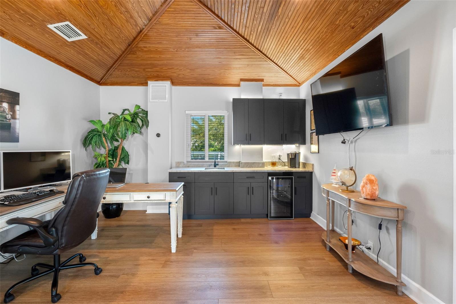 Attached ADU with wet bar and balcony or bonus room