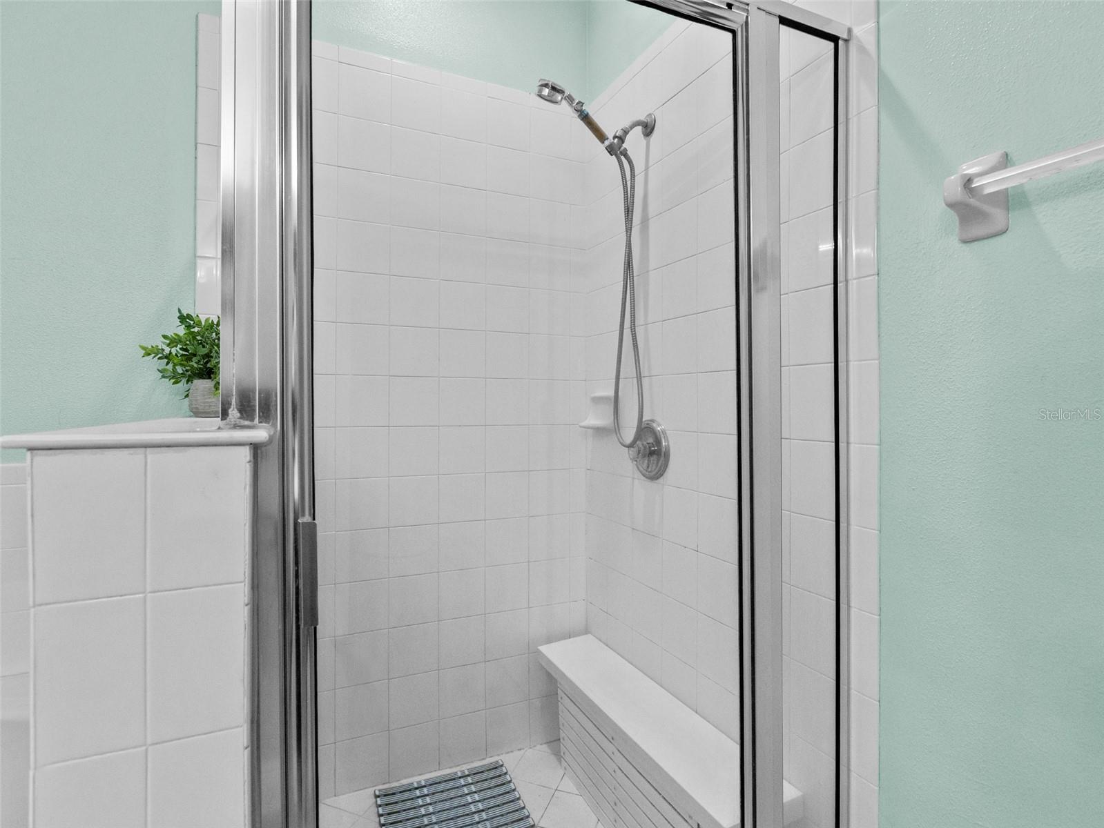 Pimary en-suite -shower and garden tub.