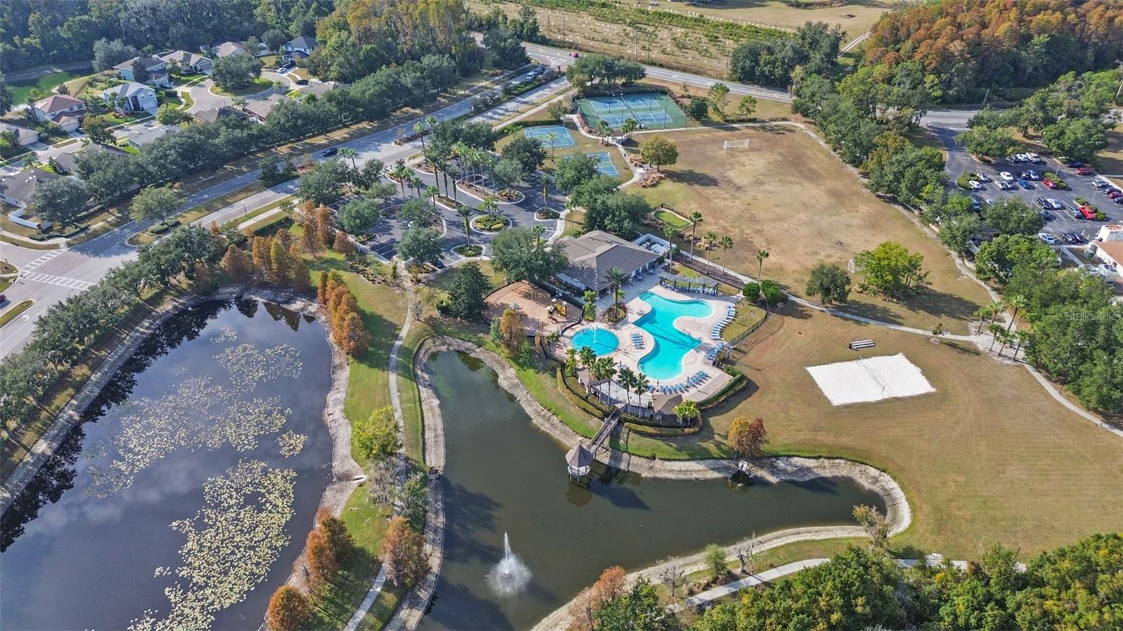 Dupree Lakes clubhouse