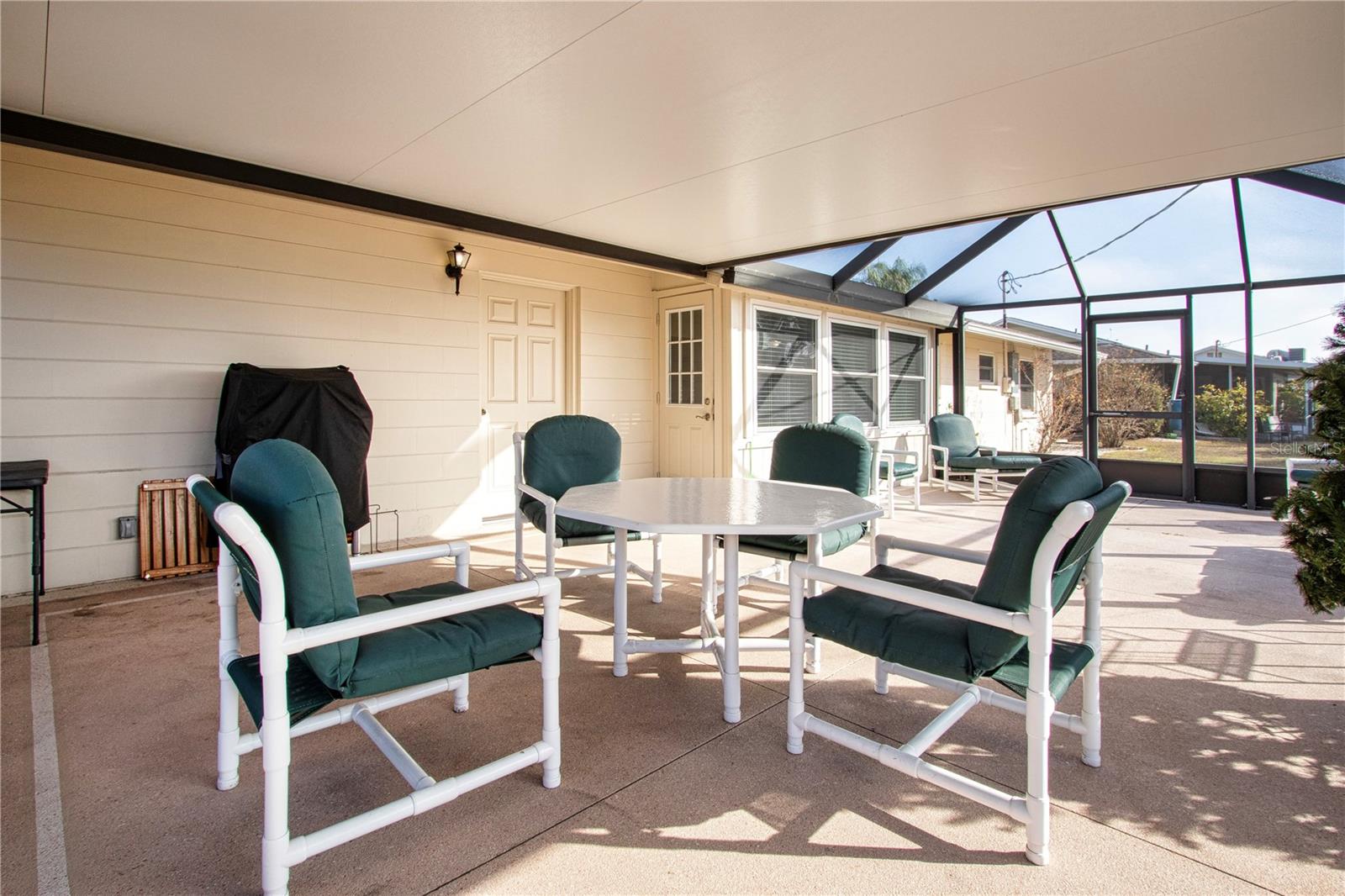 Lots of space for Outdoor entertaining