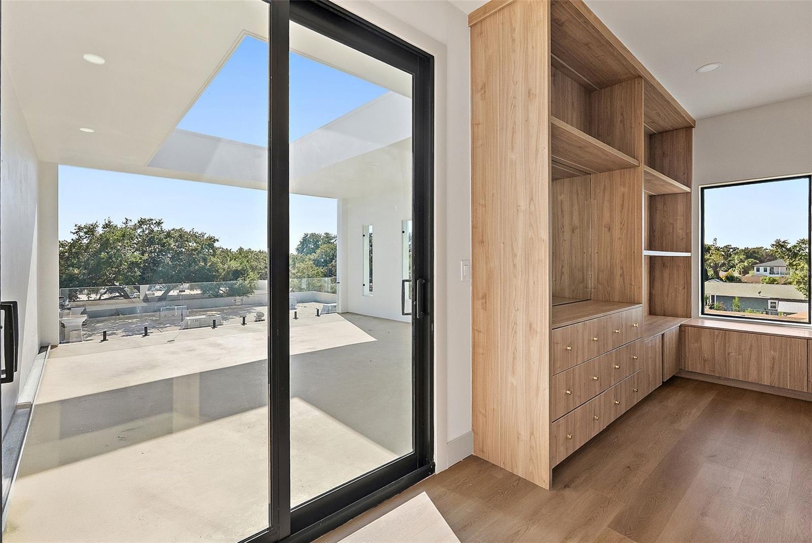 3rd floor rear terrace access