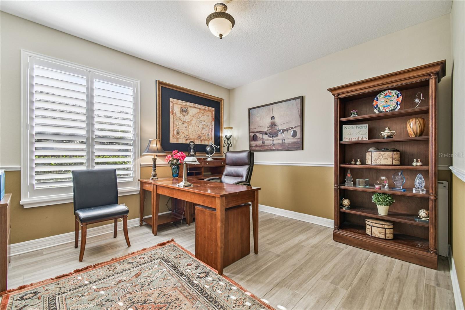 First level bedroom/office.