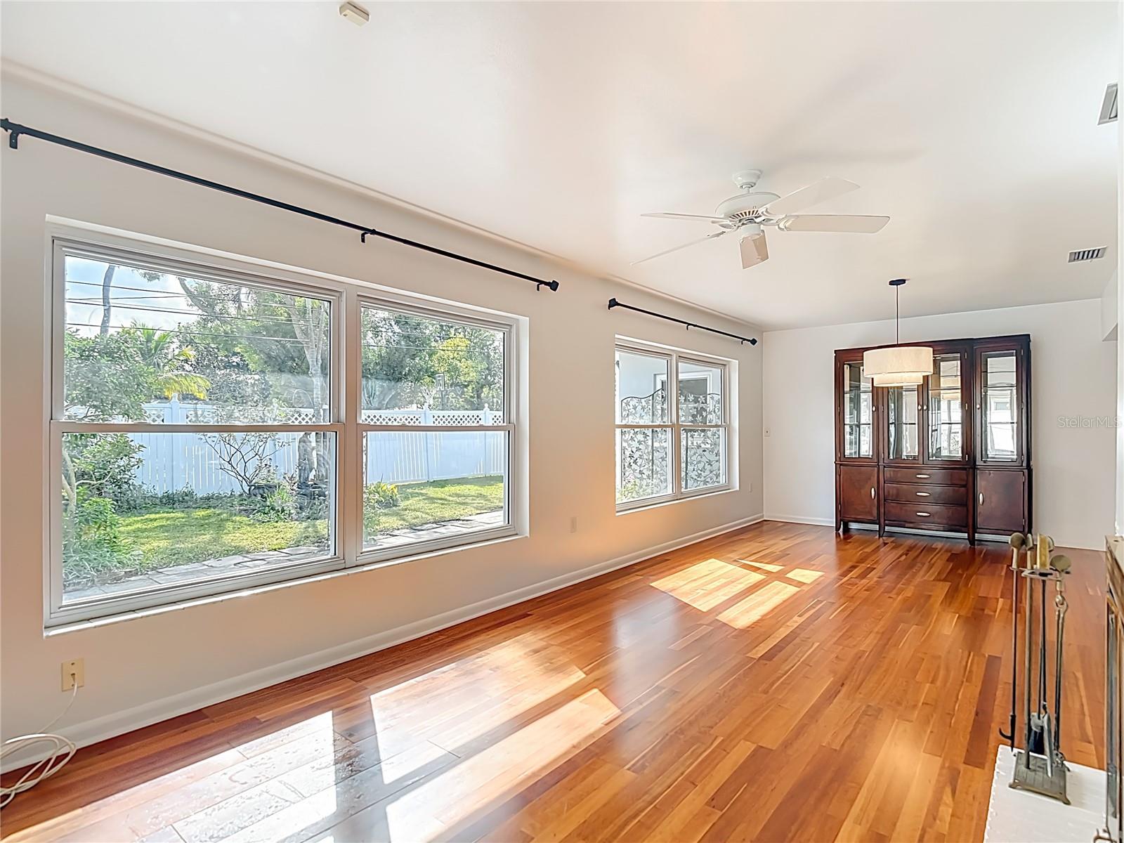 Family Room - Dining Room