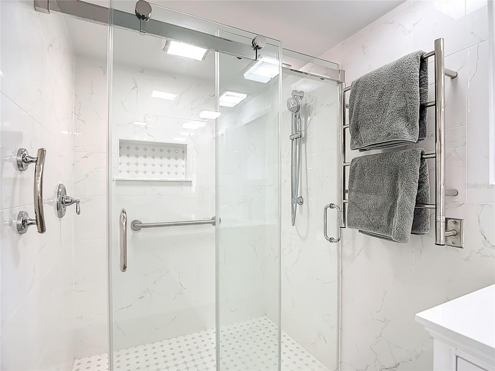 Primary En Suite - Custom Tiled Shower - Heated Towel Rack
