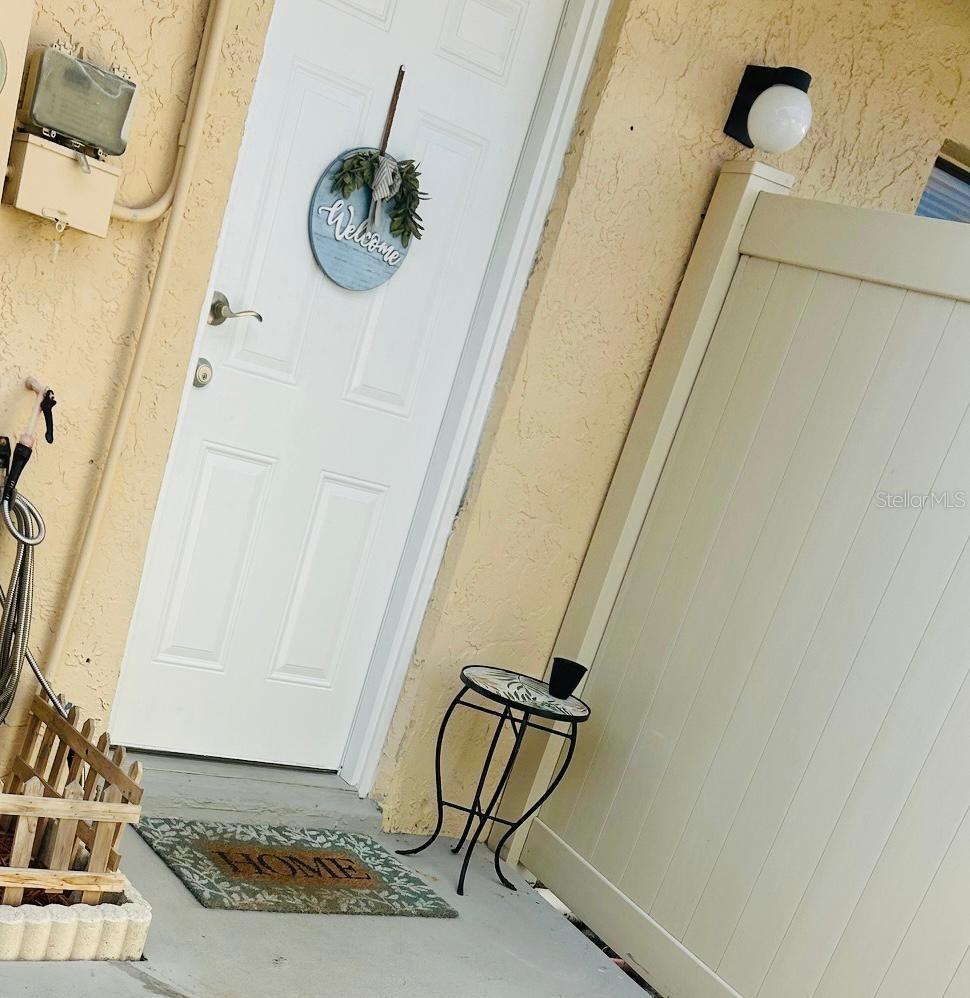 Front door of the studio room.