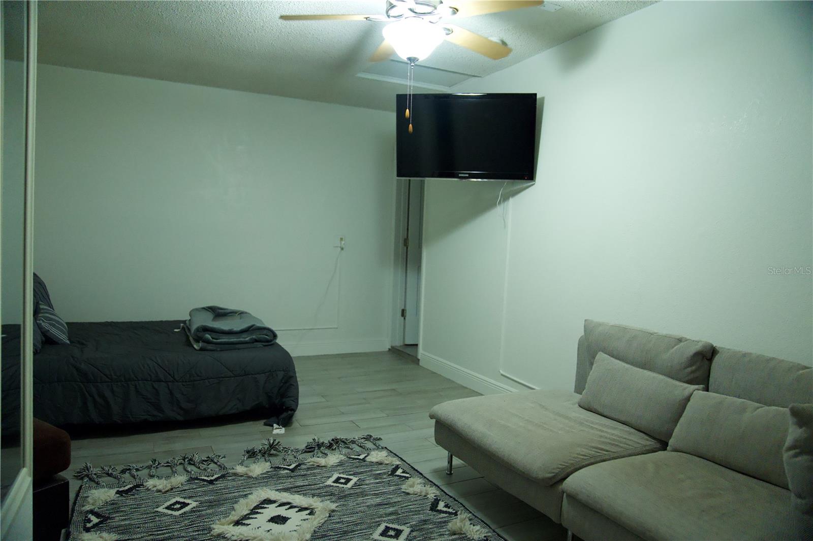 Spacious living room in the studio.