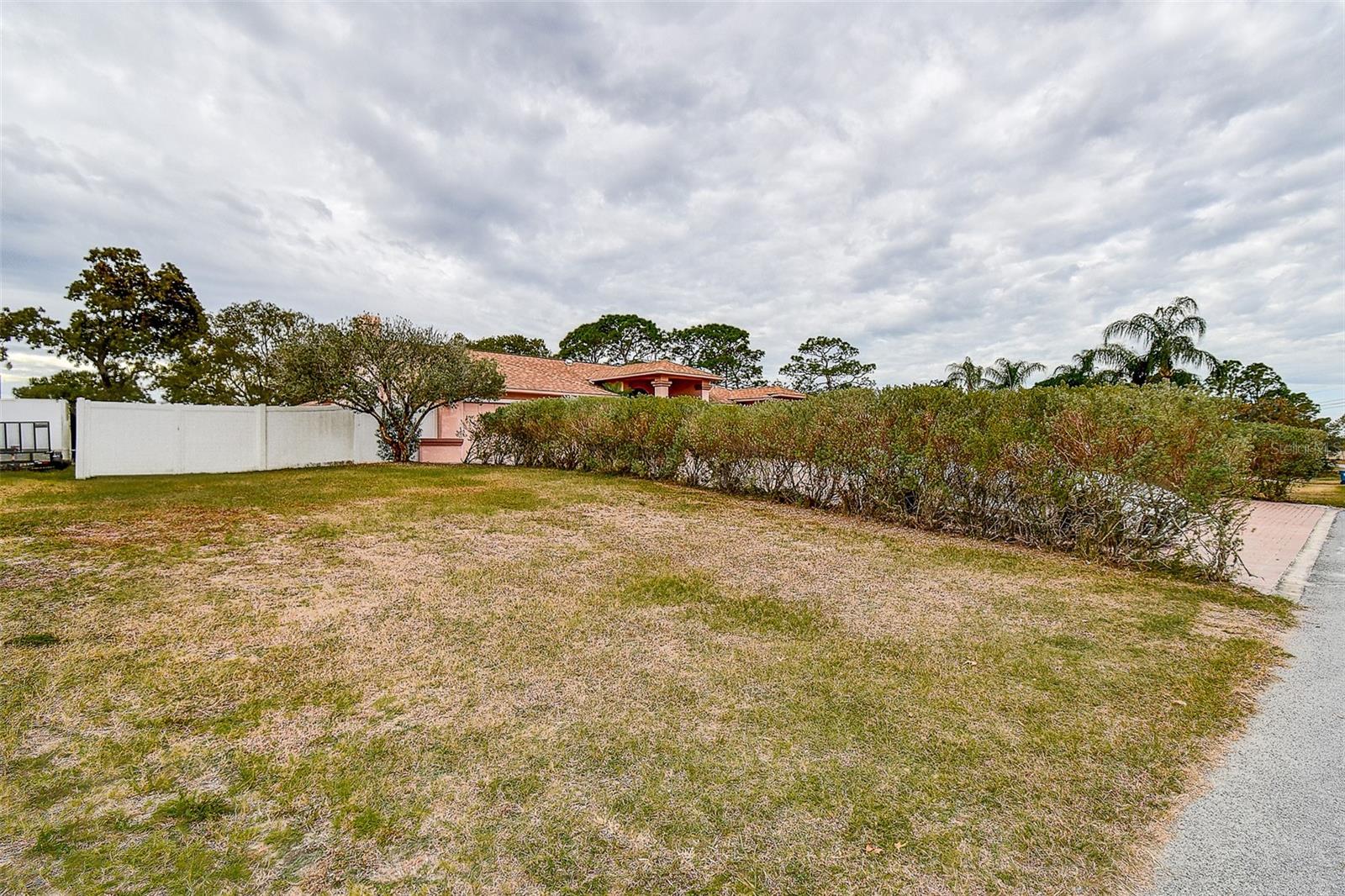 Large side yard and gated fence, park your boat, trailer, atvs