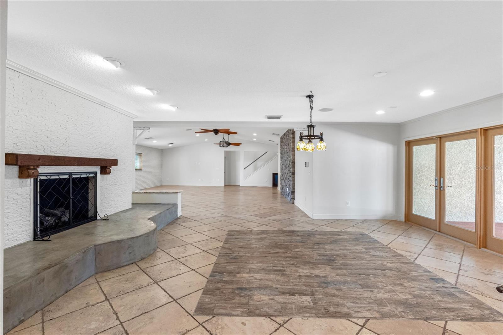 Main home eat in kitchen