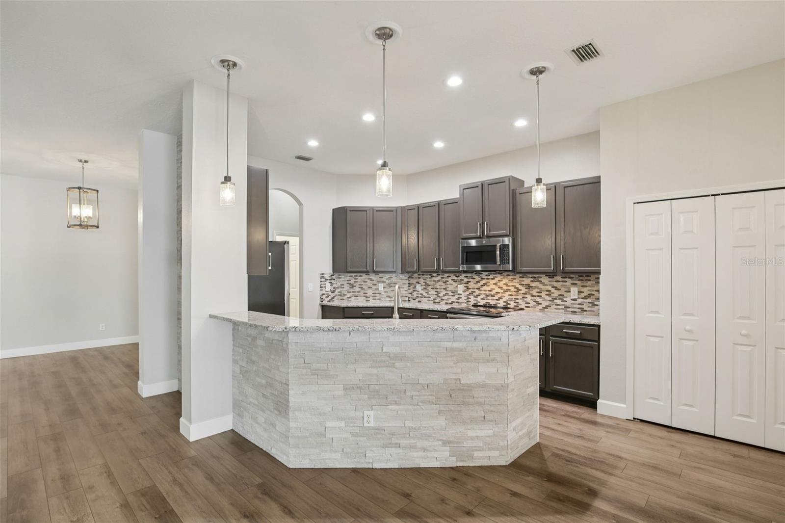 ADDITIONAL SEATING AT HIGH TOP