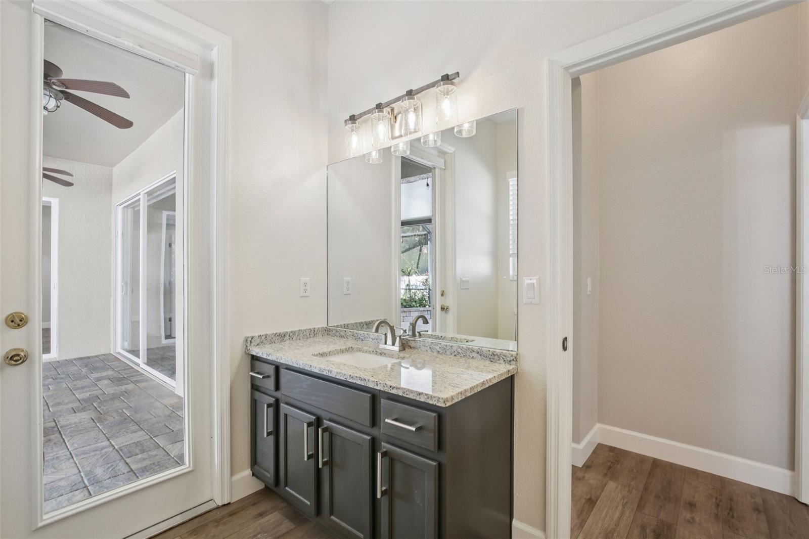 BATHROOM 3 WITH ACCESS TO LANAI