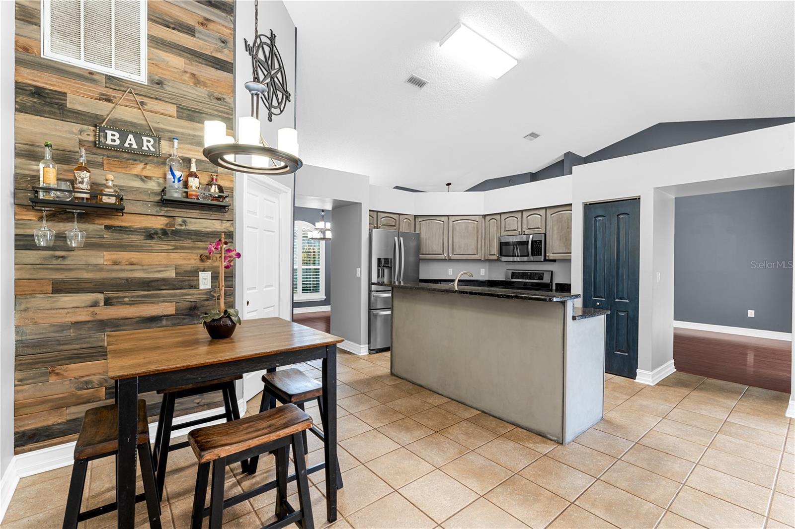 Kitchen/Eat in Kitchen