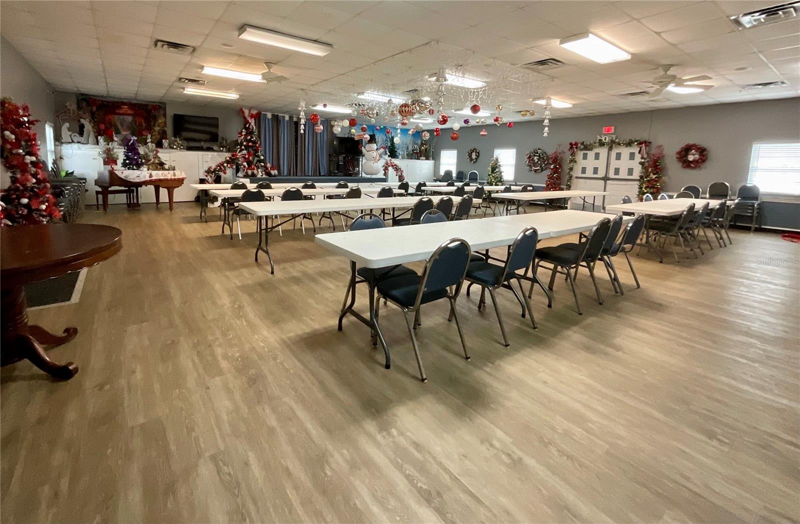 25-Clubhouse event room