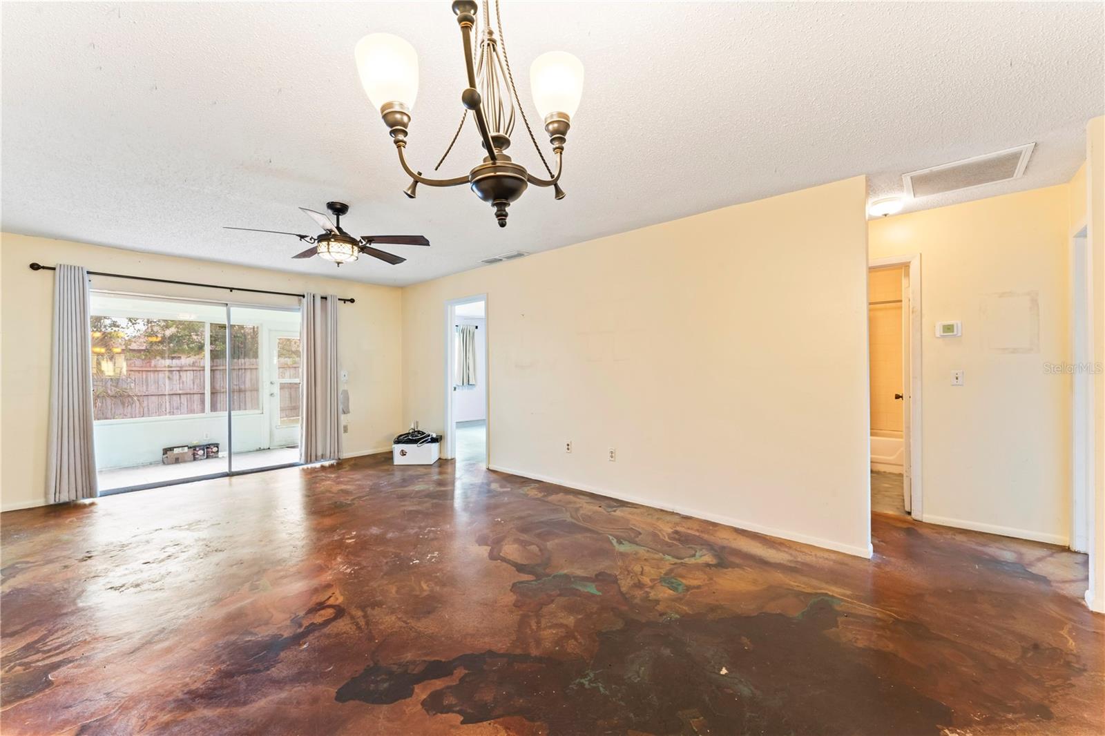 Living / Dining Room Combo