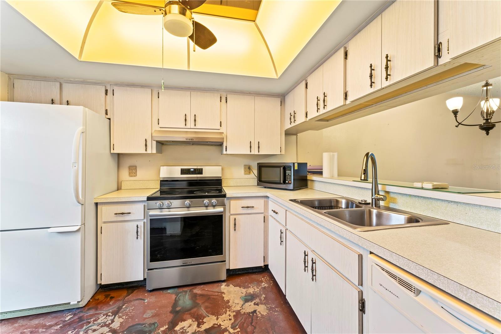 Kitchen - New Stainless Steel Stove