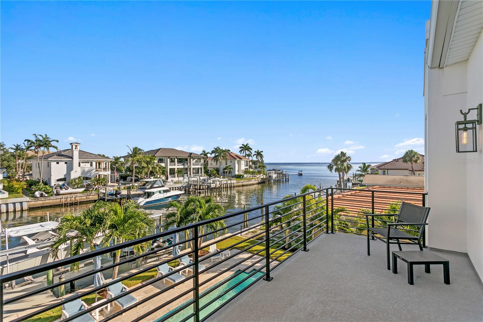 2nd floor balcony views