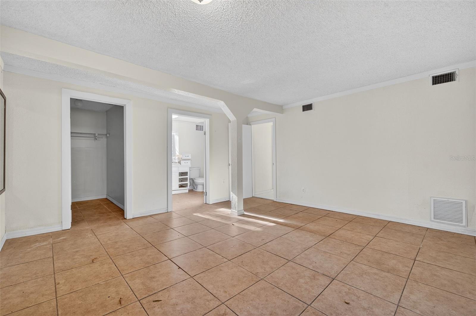 Private bath & walk-in closet.