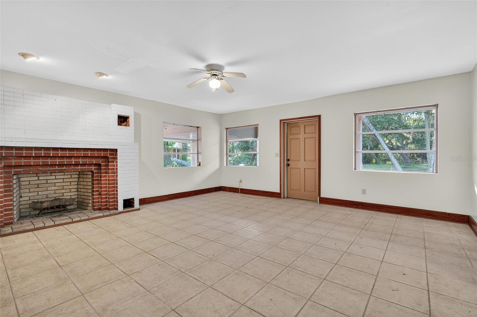 All the interior photos are of the main house "Coral".