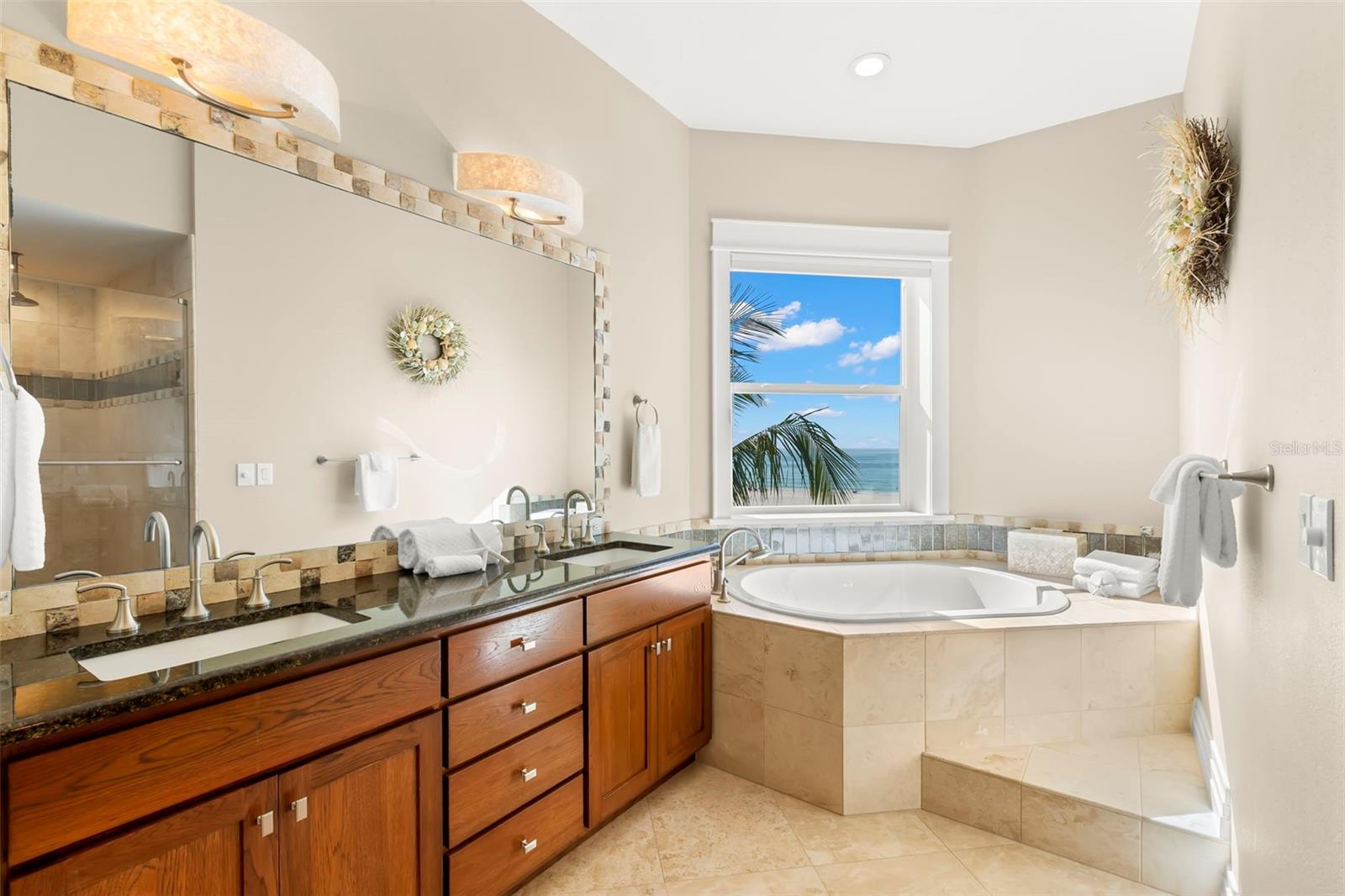 Double Vanity and Jetted Tub