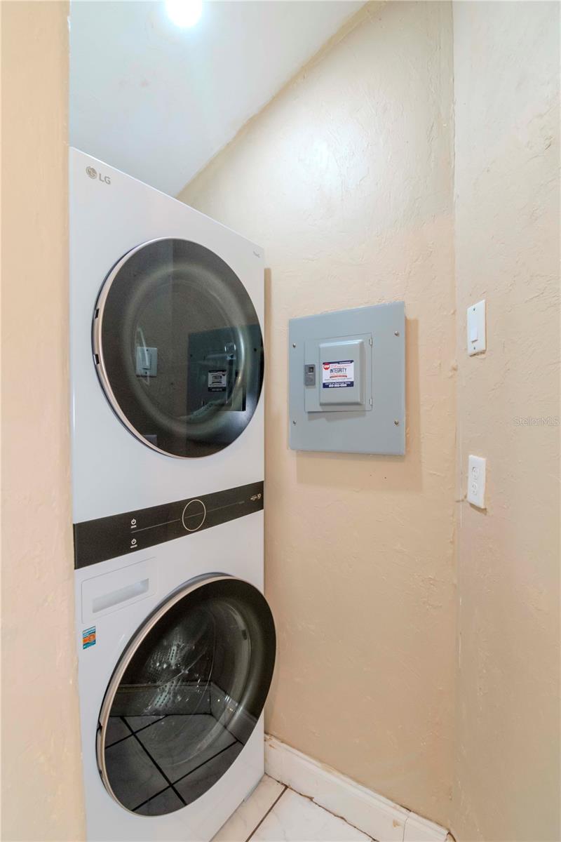 Washer + Dryer