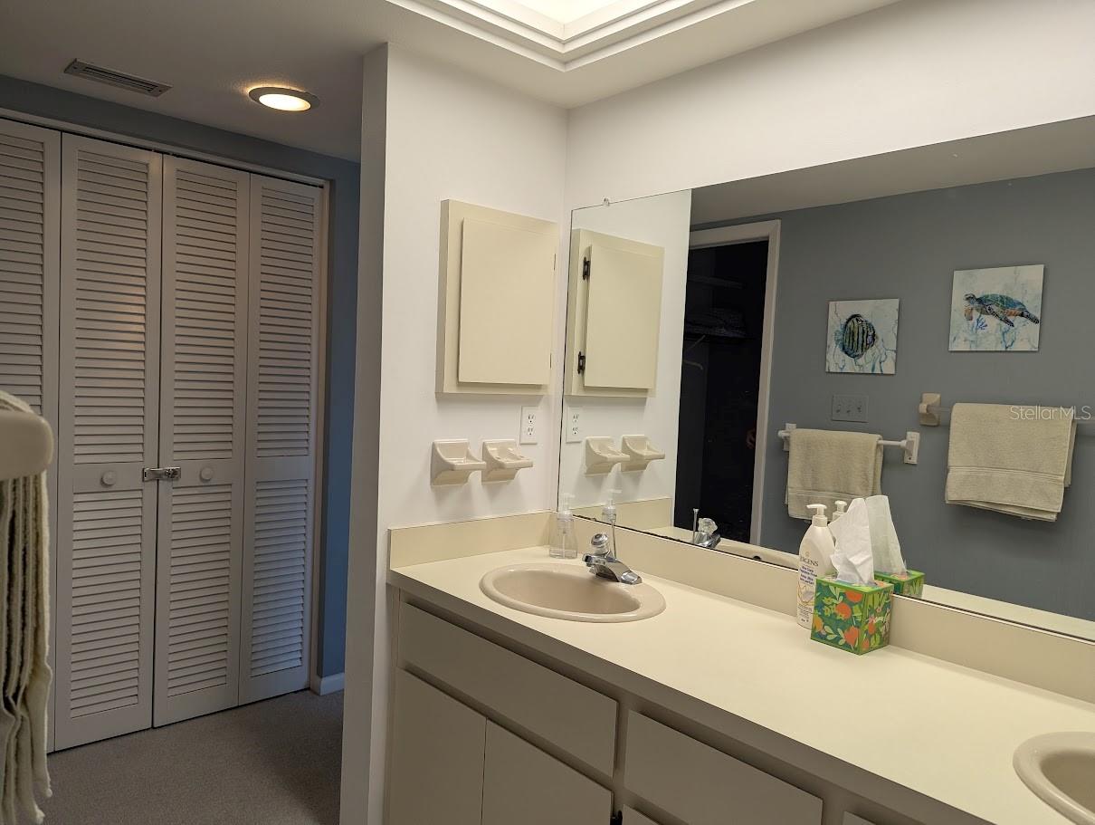 Secondary closet space