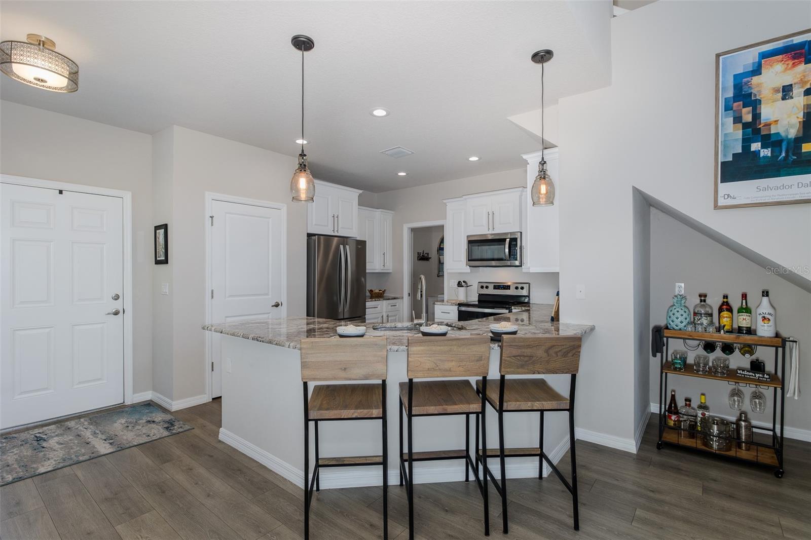 Kitchen breakfast bar