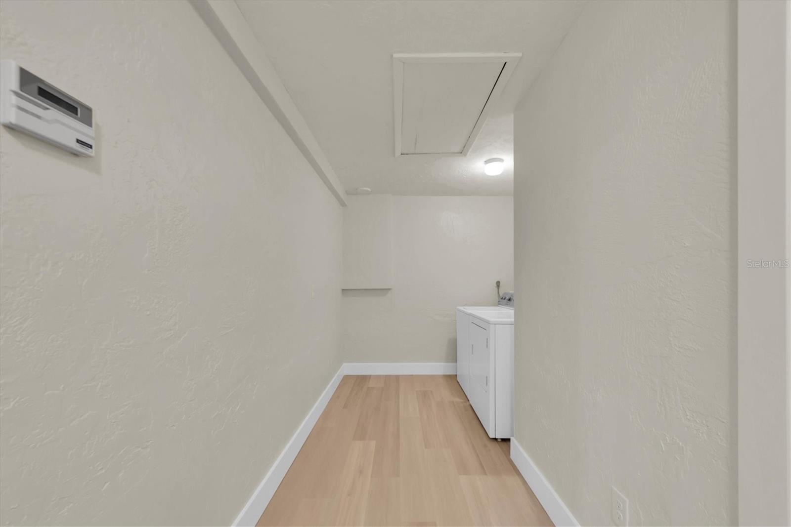 Large laundry room with lots of space