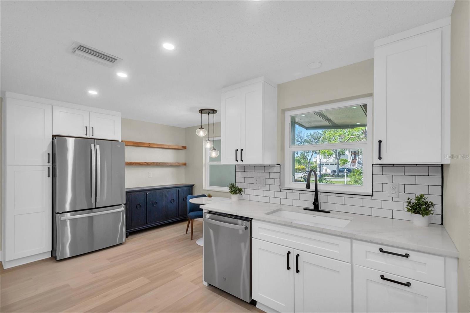 Beautiful new kitchen with brand new appliances