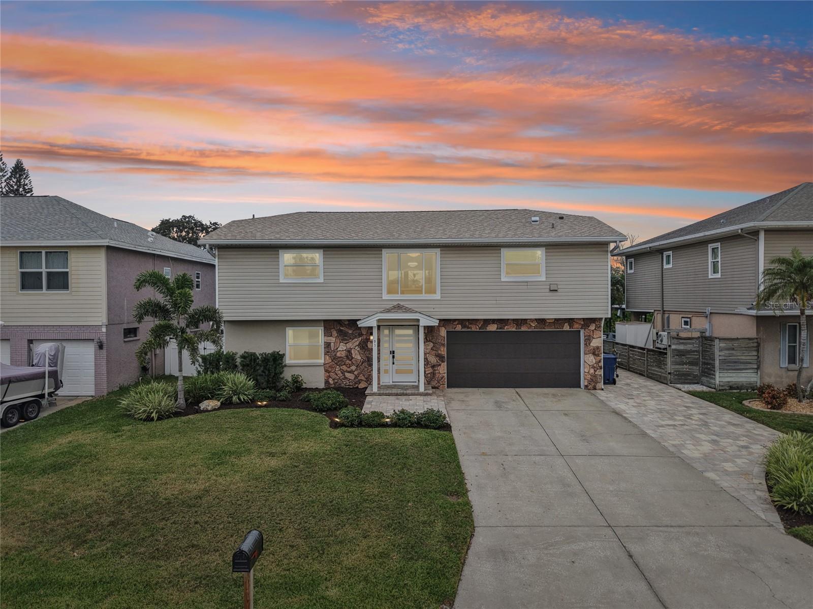 The most beautiful sunsets from your backyard