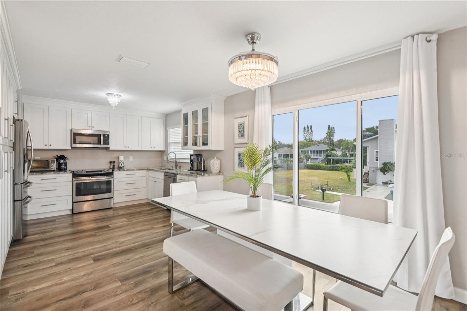 Great flow in the kitchen and dining room