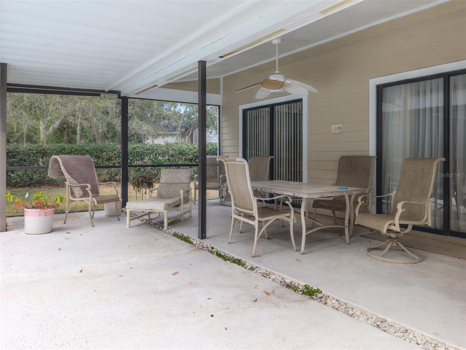 covered screened patio
