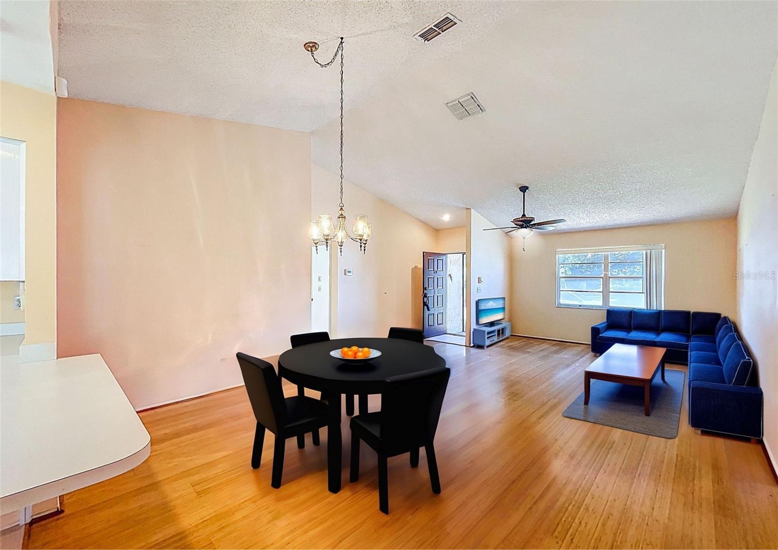 Open and airy ideal for relaxation and entertaining