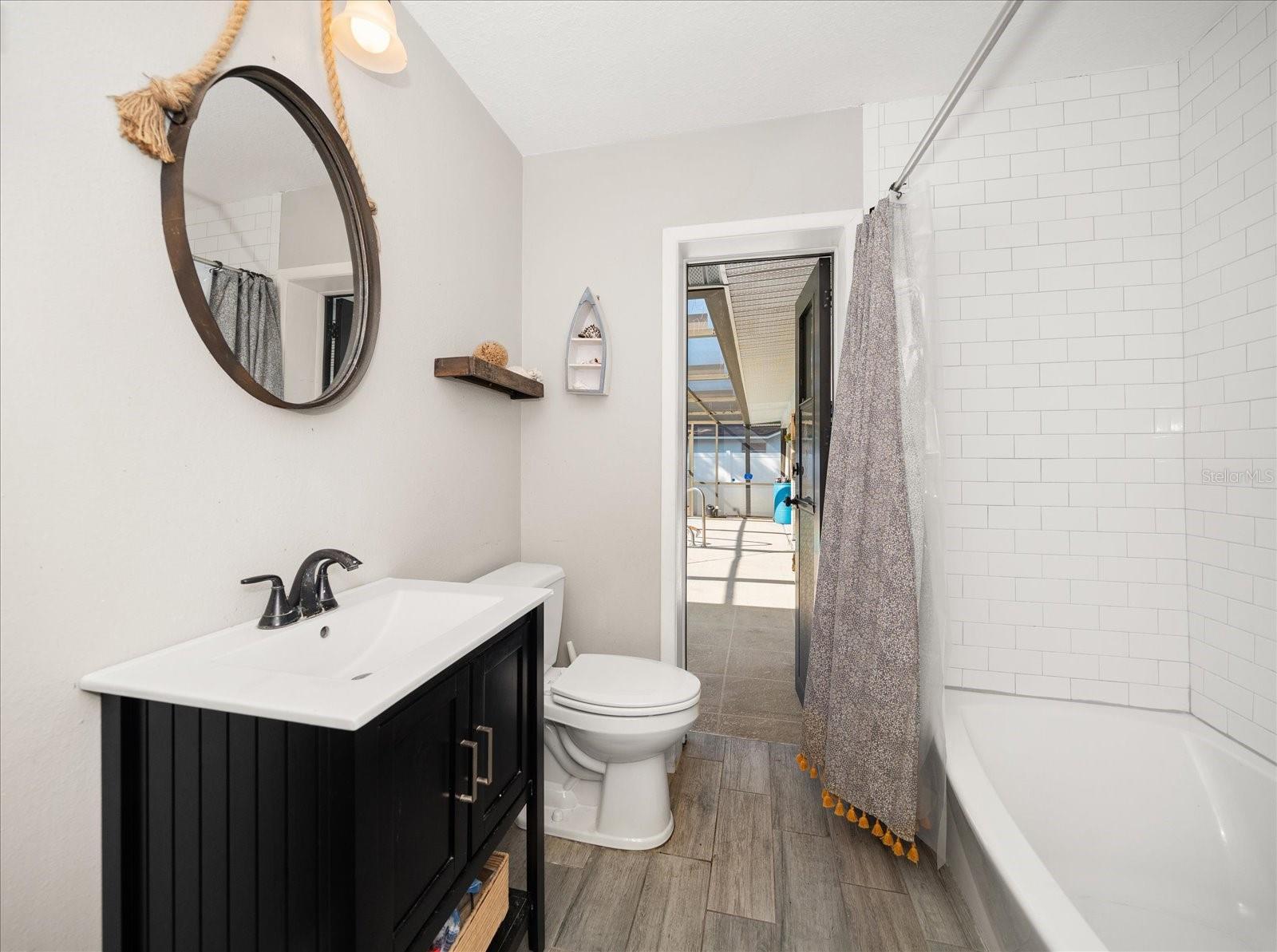 Guest Full Bath/Pool Bath