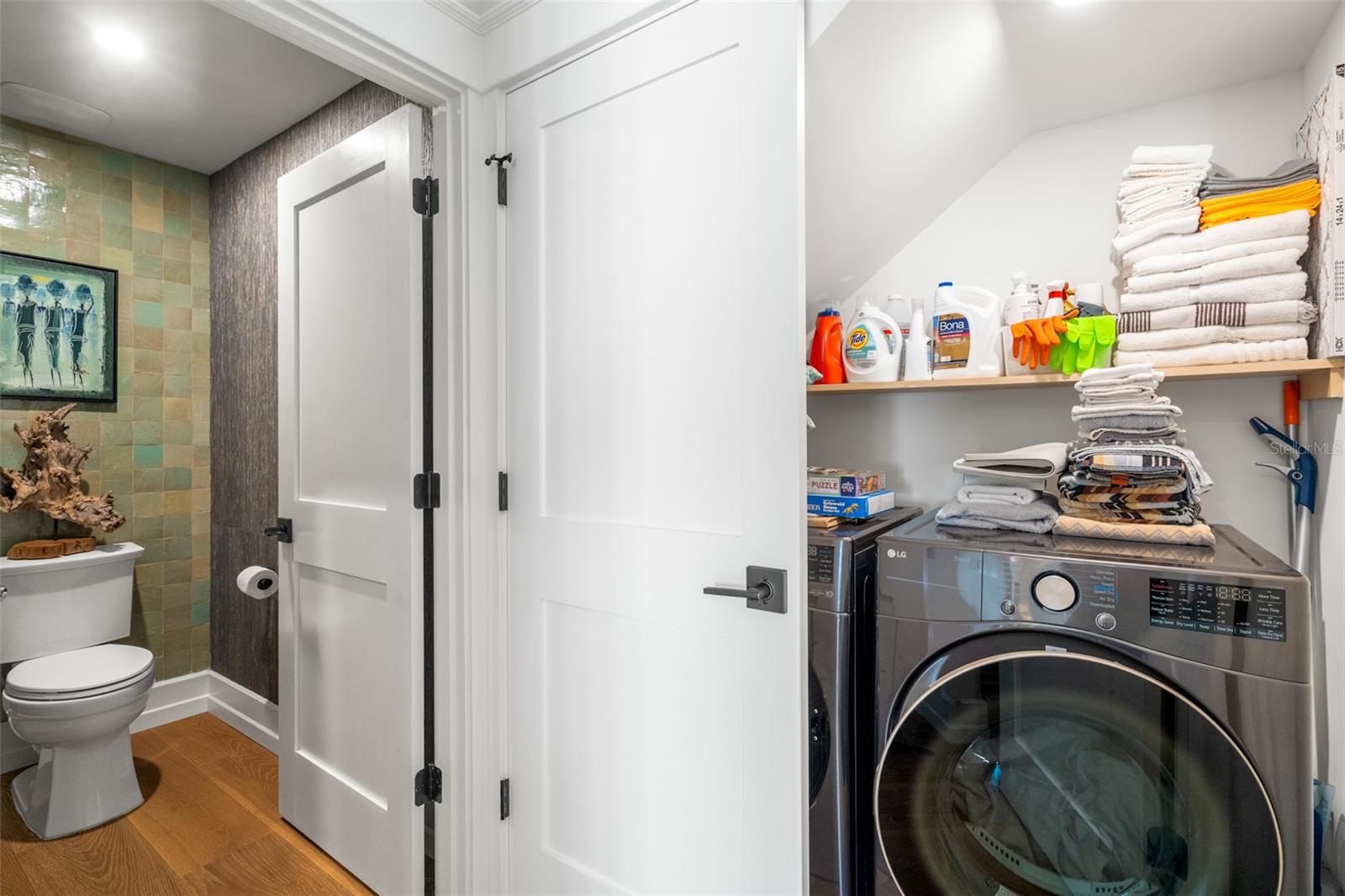 Powder Bath and Laundry