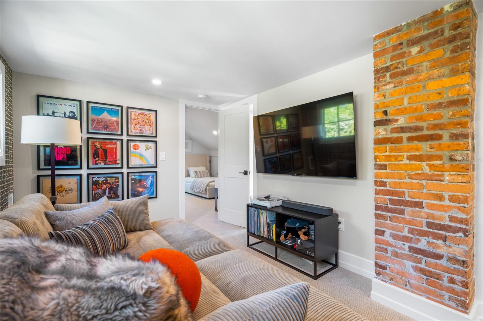 2nd Floor Family Room