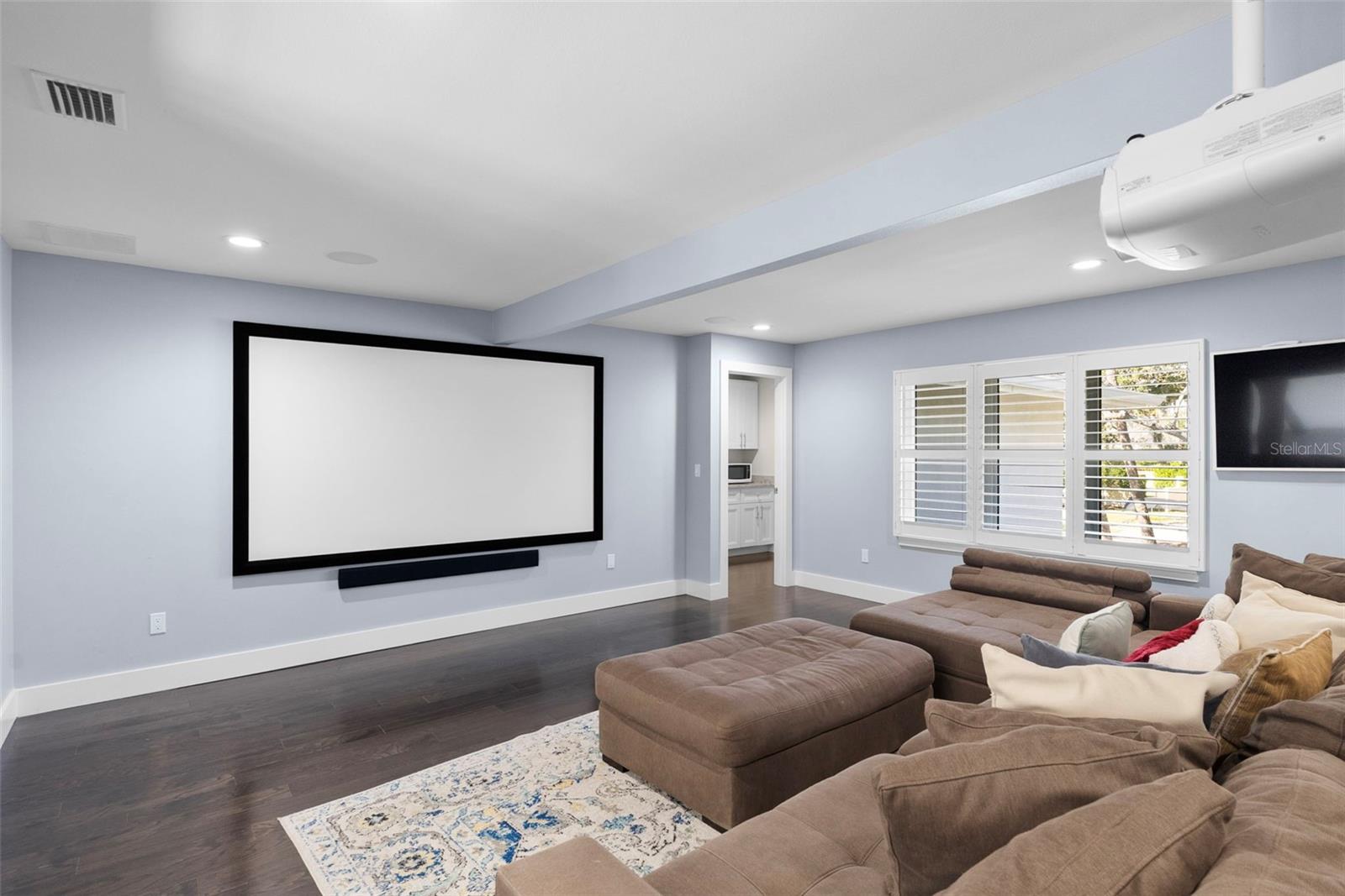 and plenty of space to hang out or play