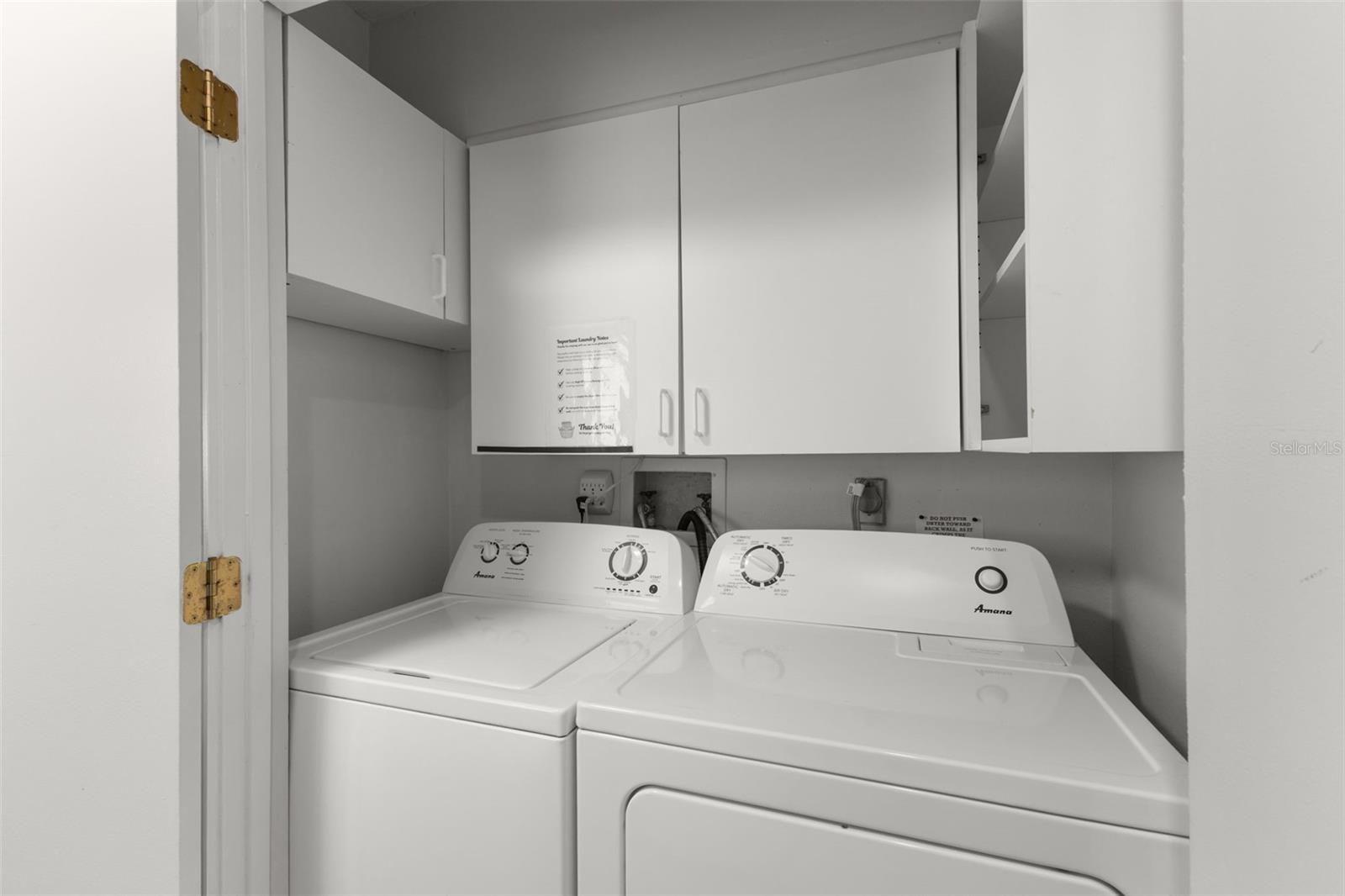 Washer/Dryer included.