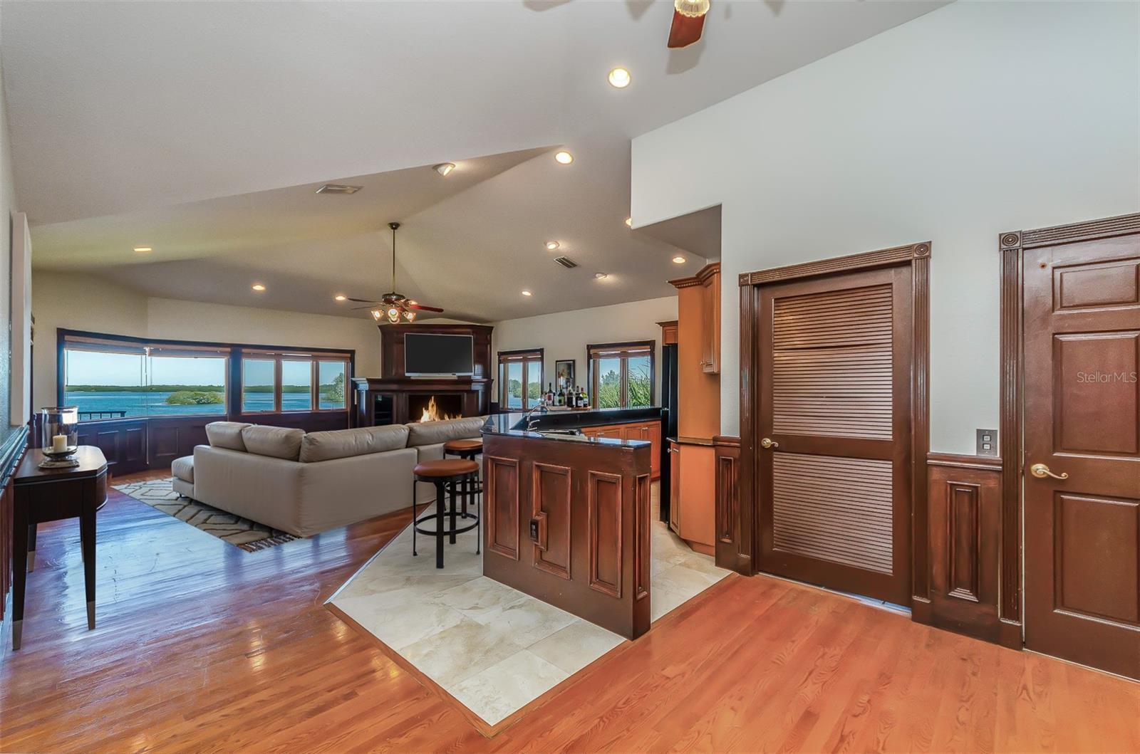 GAMEROOM WITH FULL SECOND KITCHEN