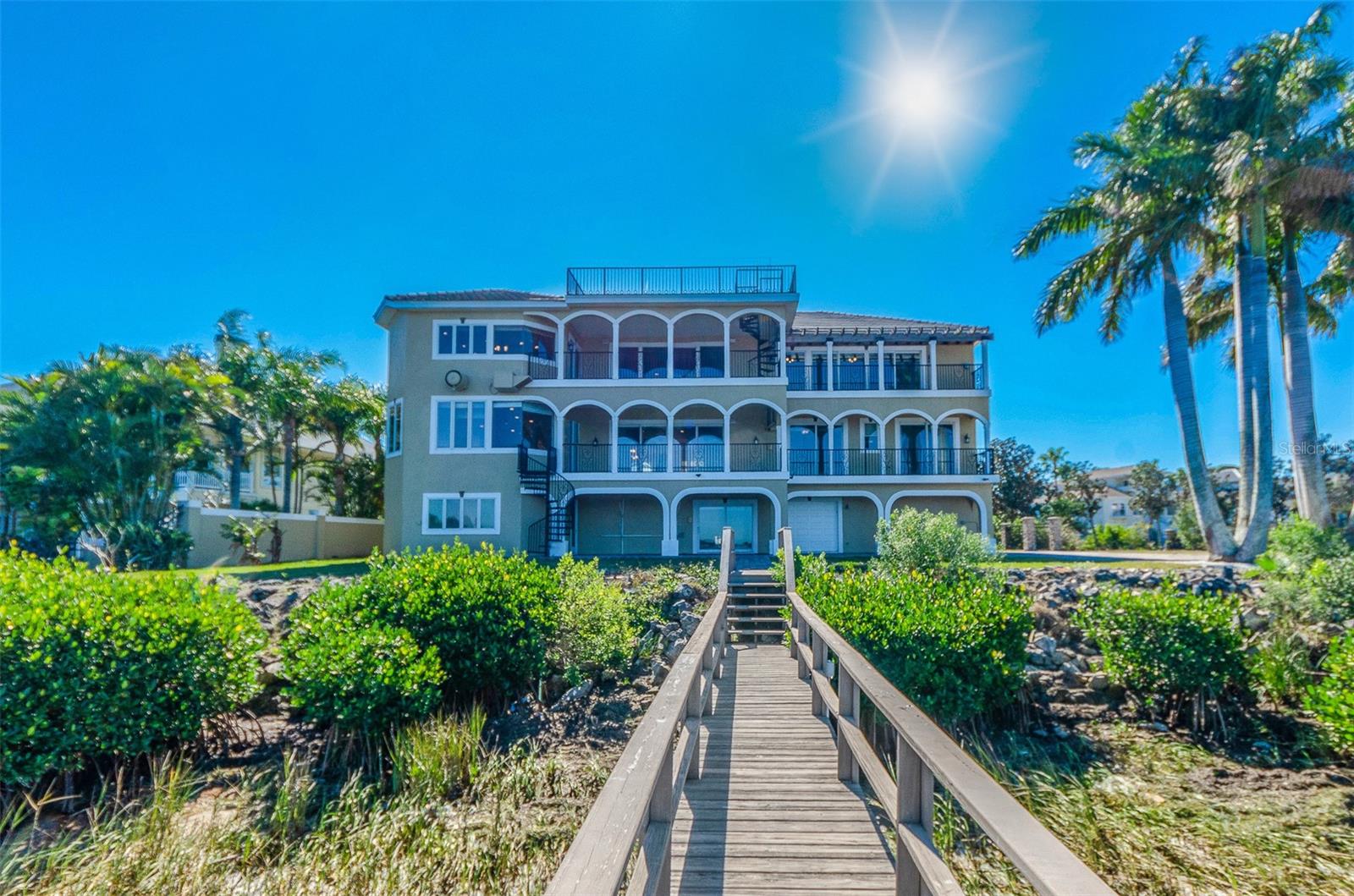 BOAT DOCK IN REAR OF HOME