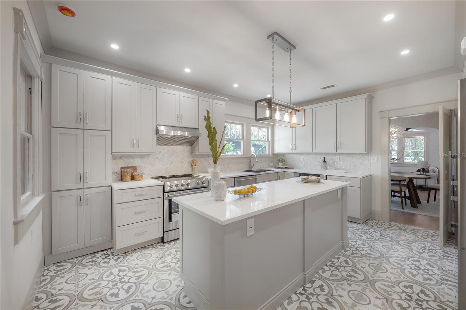 Fully Renovated Chef’s Kitchen