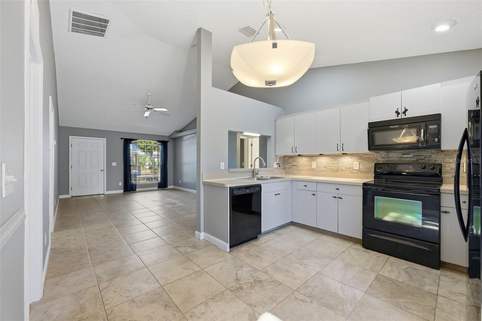 North facing kitchen & living area