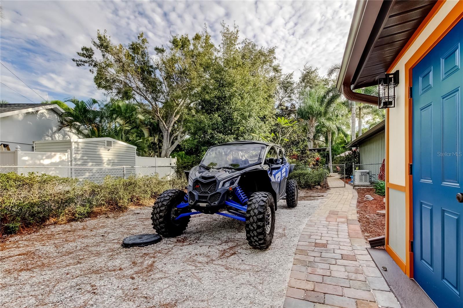 Plenty of parking for your toys, boats or trailers