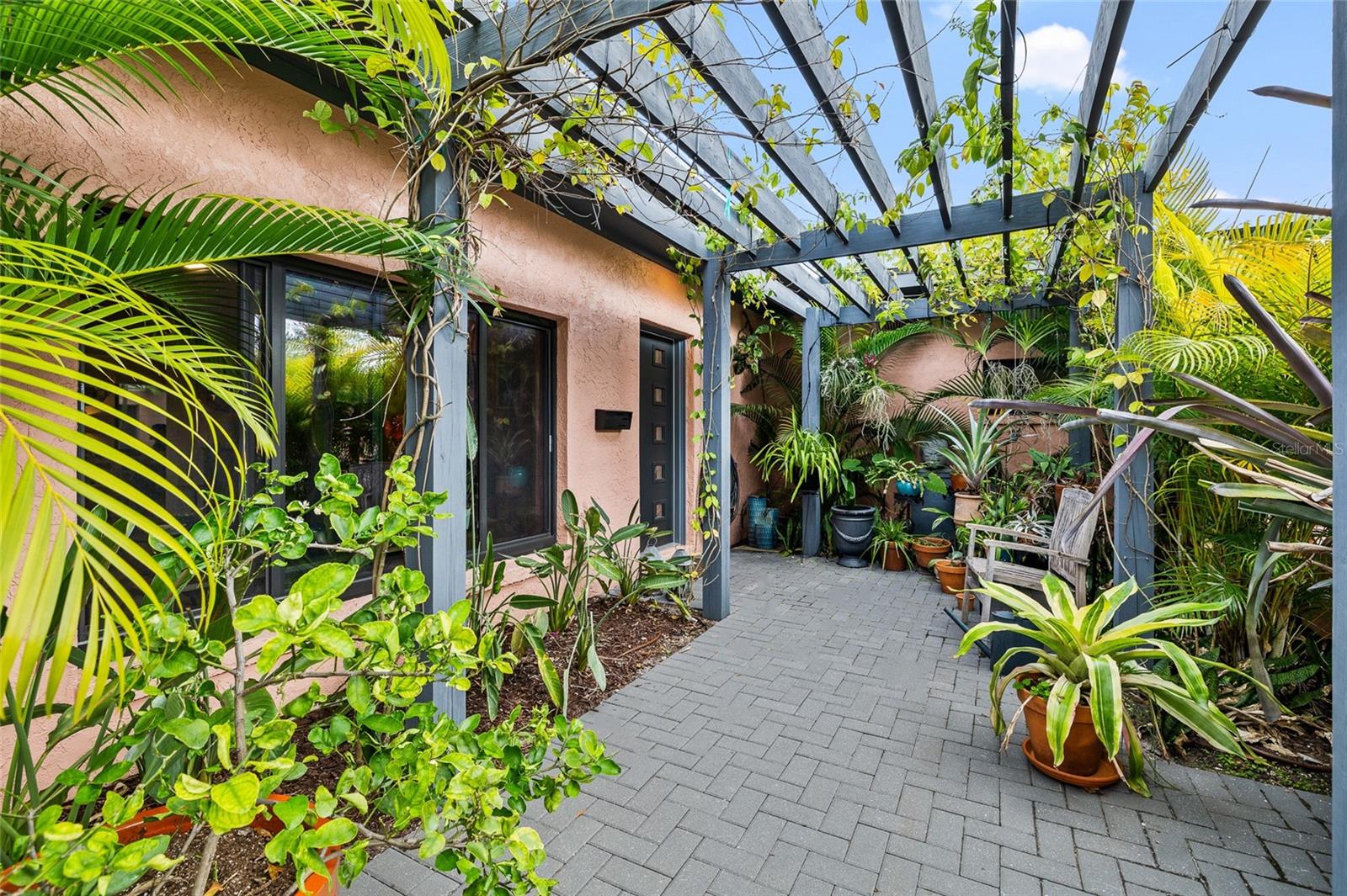Front Courtyard W/Pergola