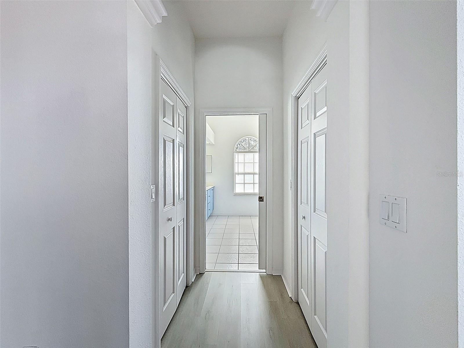 Primary dual closets