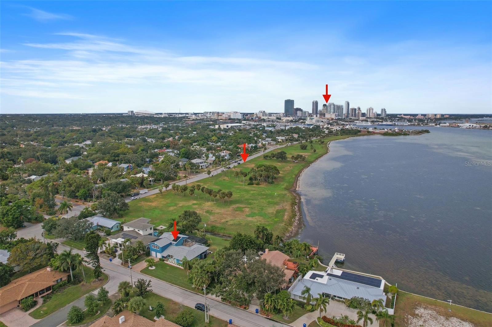 12,240 sq ft Property with unobstructed water views of Downtown St Pete and Lassing Park.
