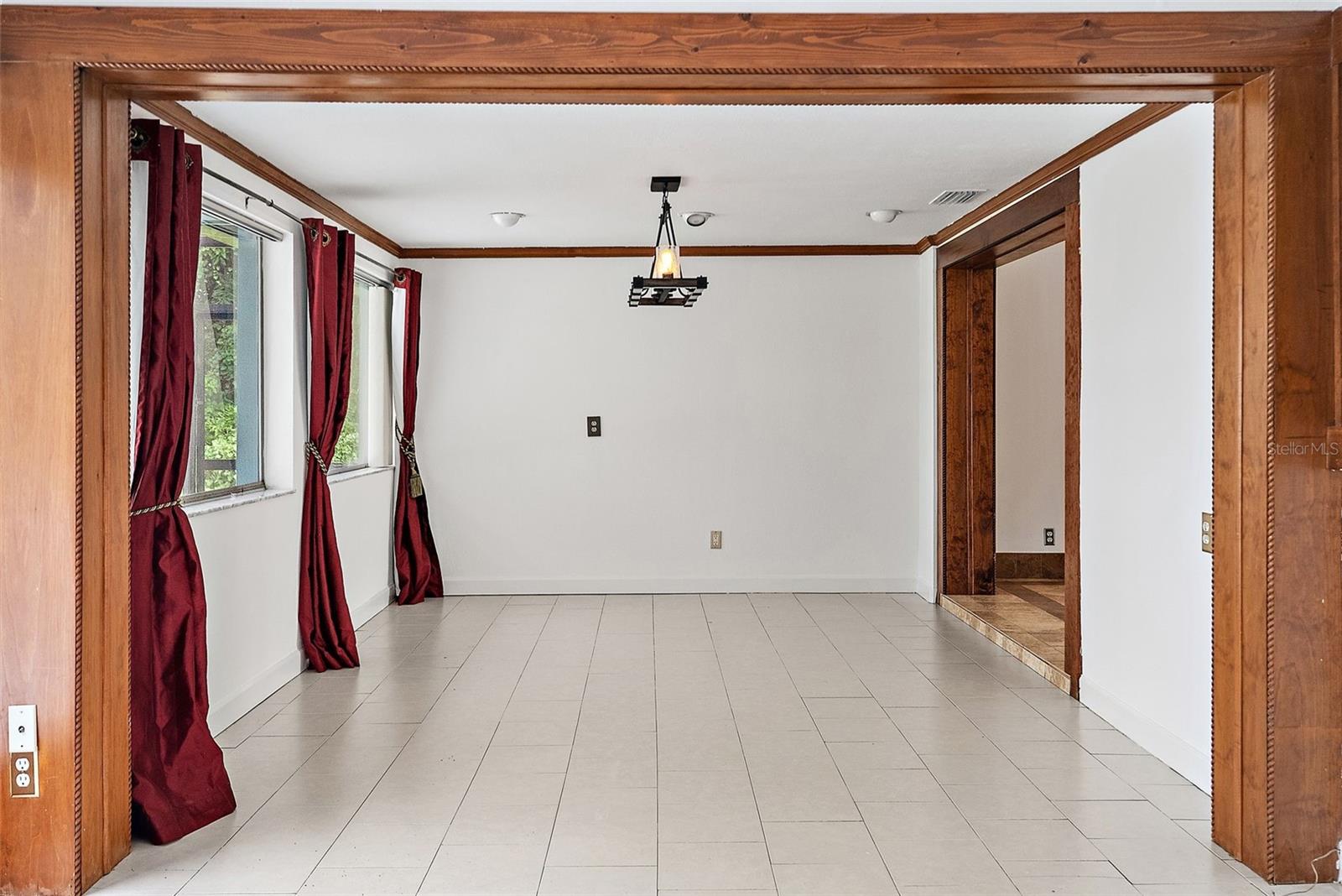 Family Room/ Formal Dining