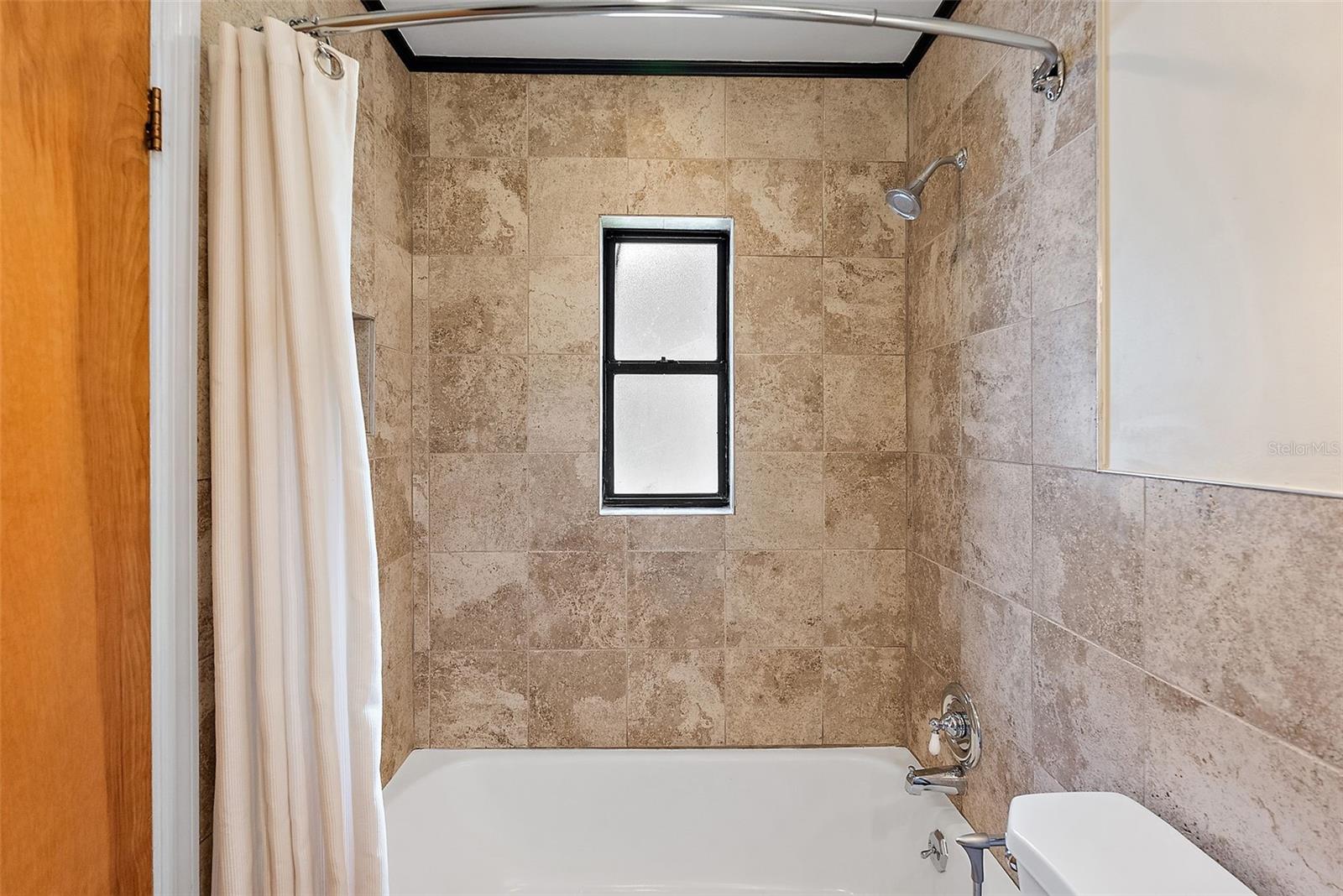 Ensuite Bath shower & tub