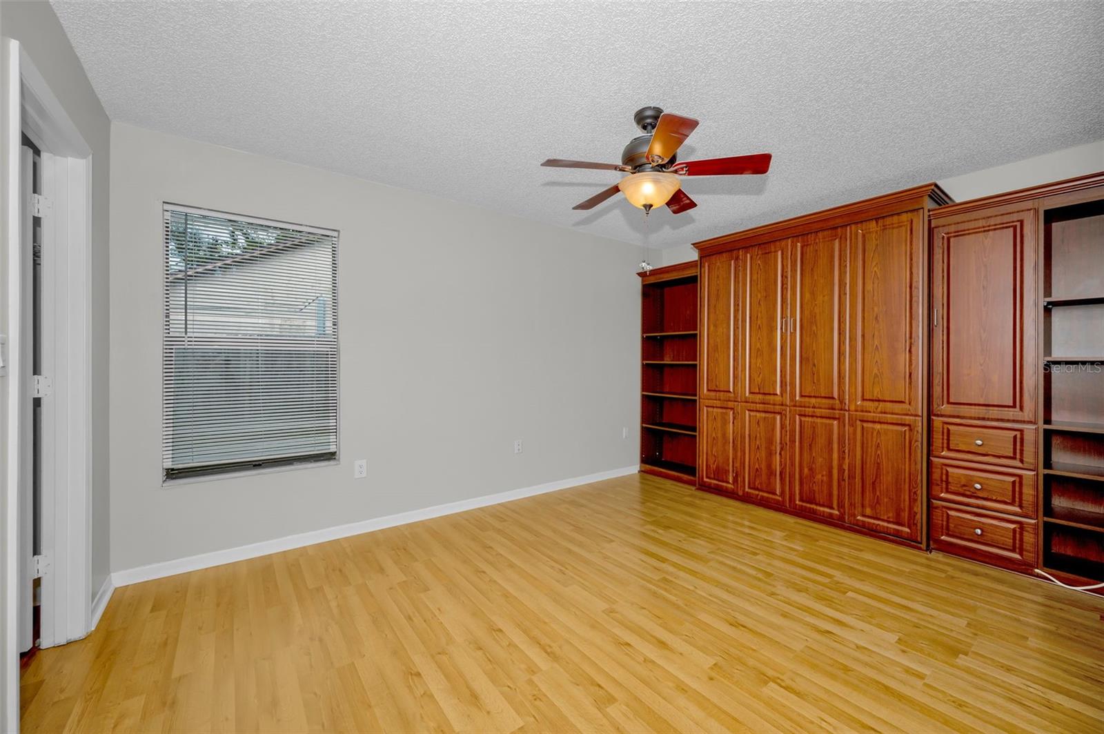 Built in Murphy bed.