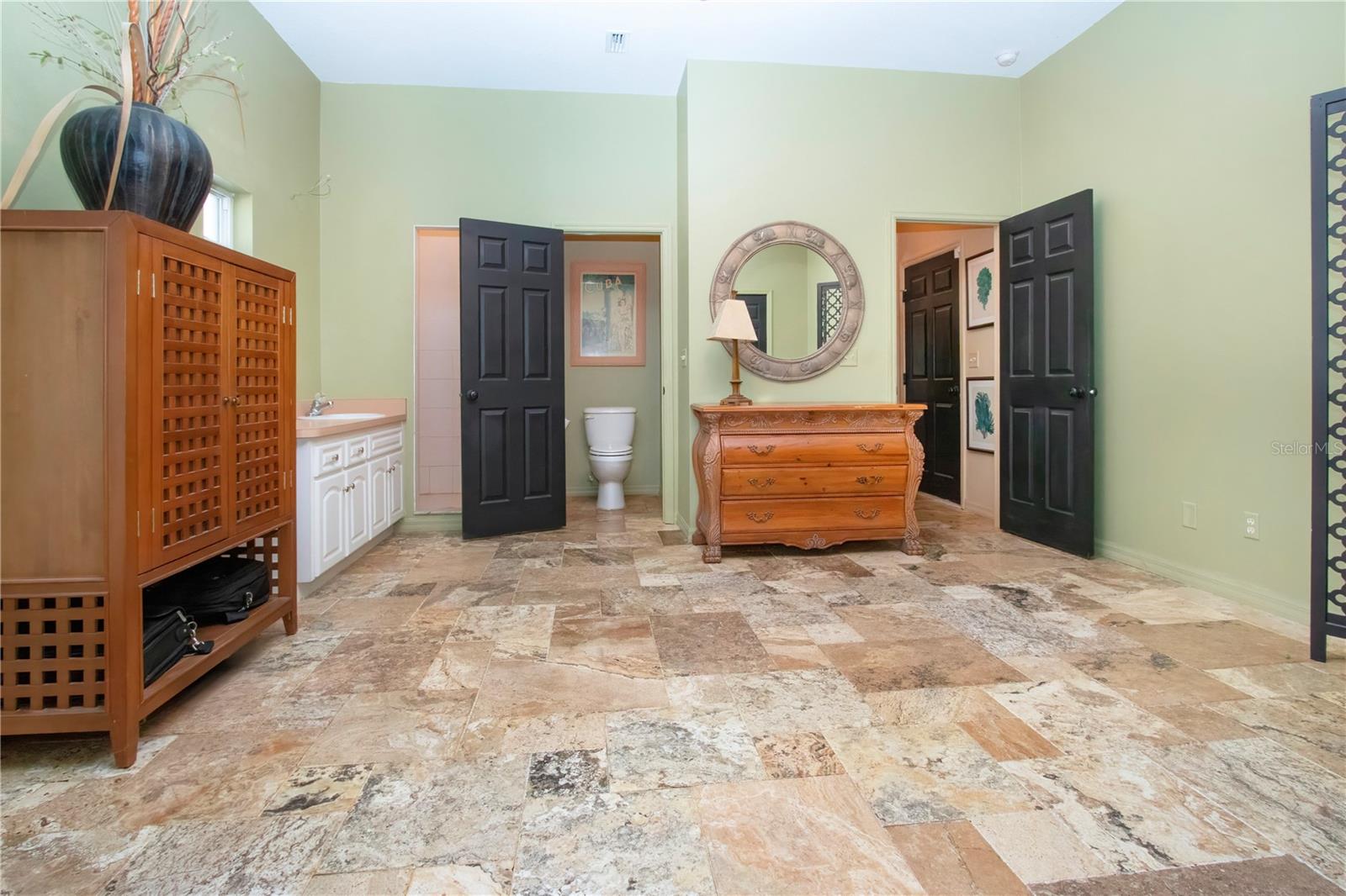 2nd bedroom with ensuite bathroom and private entry