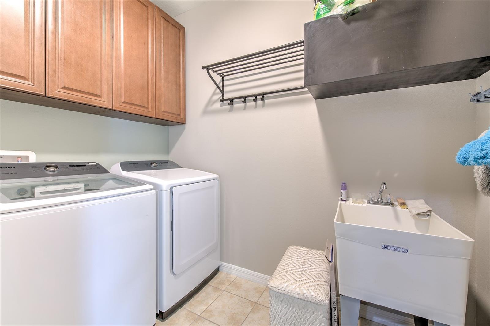 Laundry Room with sink